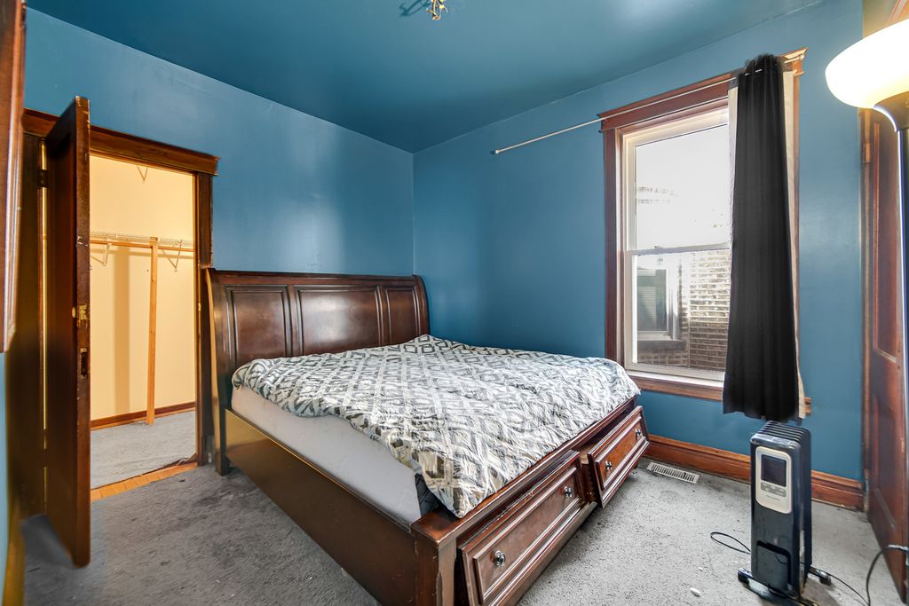 Image 8 of property listing at 11317 S Indiana Avenue, Chicago, IL 60628