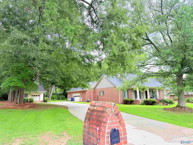 1014 Crestwood Drive, Albertville, AL 35950