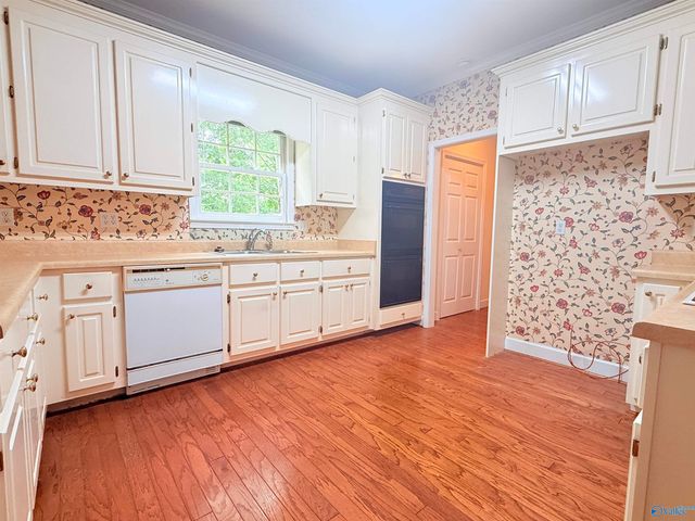 1014 Crestwood Drive, Albertville, AL 35950