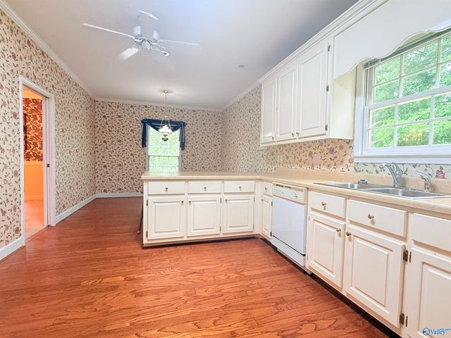 1014 Crestwood Drive, Albertville, AL 35950