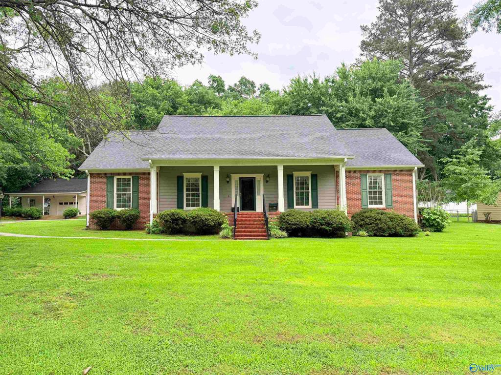 1014 Crestwood Drive, Albertville, AL 35950
