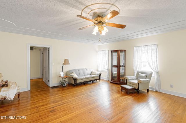 679 N Wright Rd, Alcoa, TN 37701