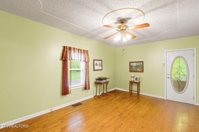 679 N Wright Rd, Alcoa, TN 37701