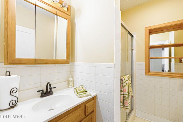 679 N Wright Rd, Alcoa, TN 37701