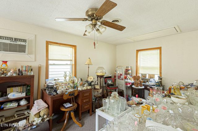 679 N Wright Rd, Alcoa, TN 37701