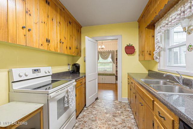 679 N Wright Rd, Alcoa, TN 37701