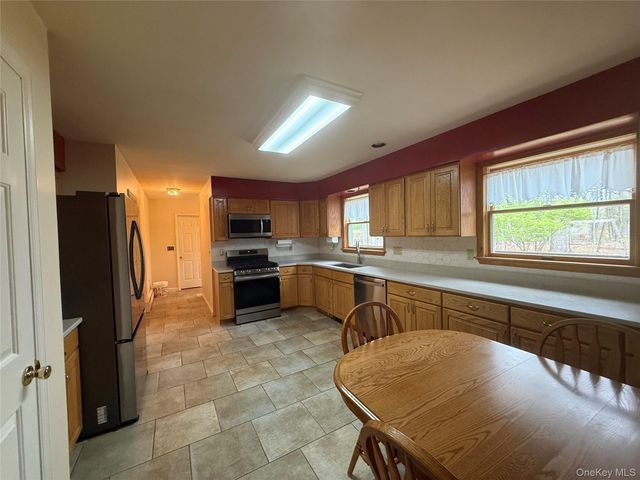 14 Indian Hill Road, Warwick, NY 10990