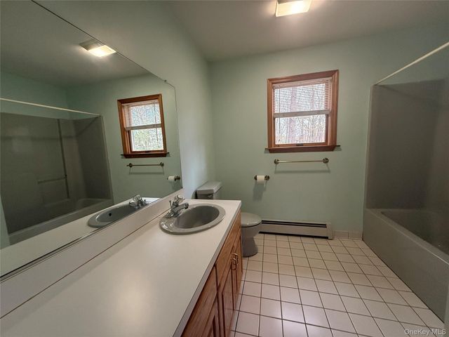 14 Indian Hill Road, Warwick, NY 10990