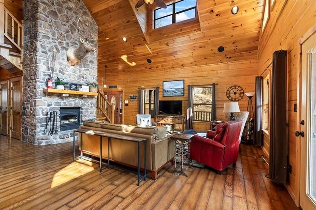 22365 N Log Cabin Drive, Sulphur Springs, AR 72768