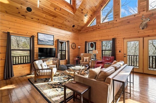 22365 N Log Cabin Drive, Sulphur Springs, AR 72768