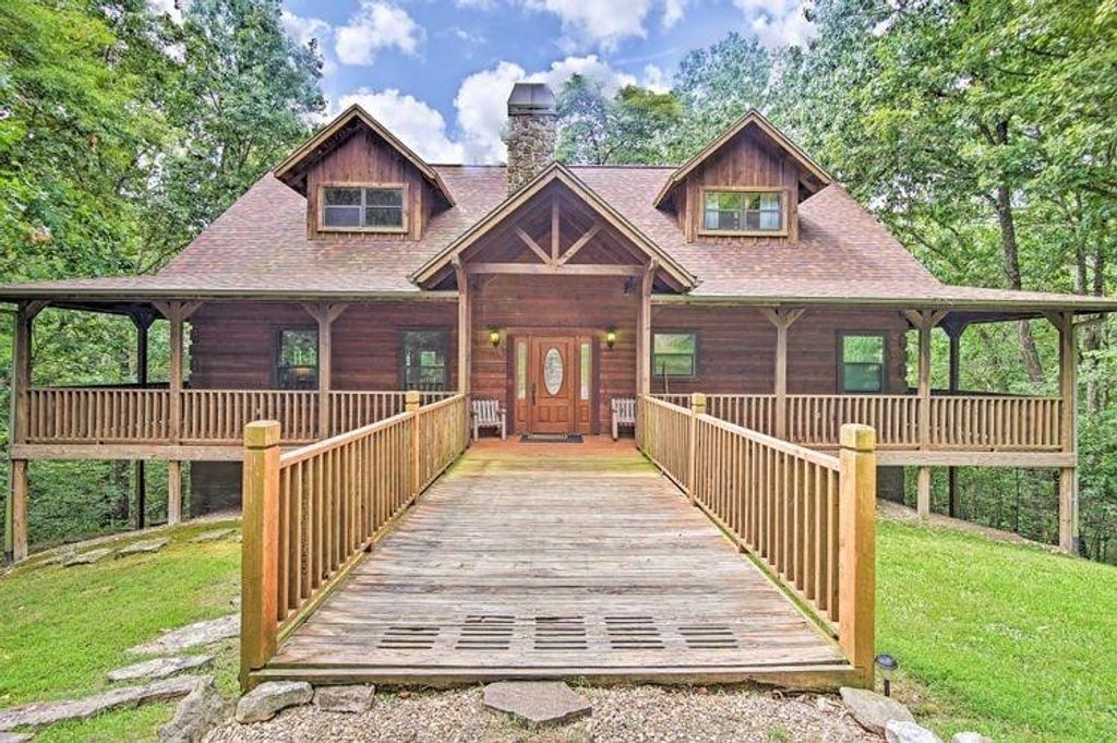 22365 N Log Cabin Drive, Sulphur Springs, AR 72768