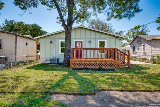 227 Burke Ave, San Antonio, TX 78225