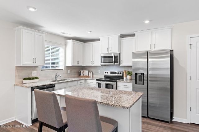 1316 N Fisher King Drive SE, Bolivia, NC 28422