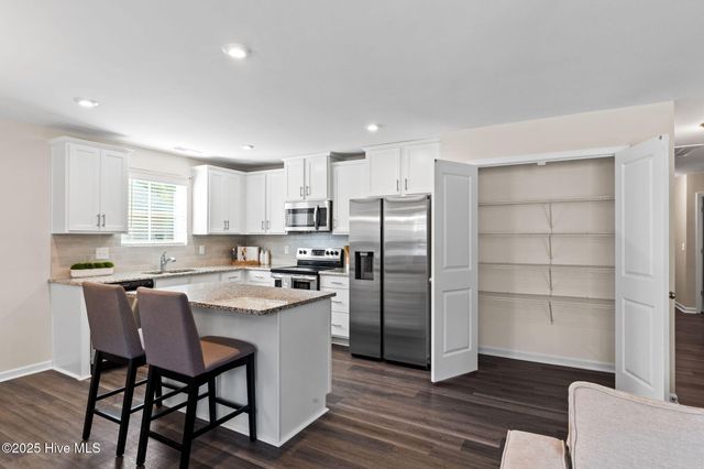 1316 N Fisher King Drive SE, Bolivia, NC 28422