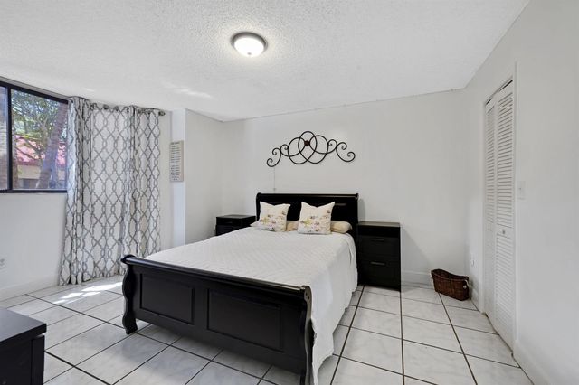7451 NW 16th Street 108, Plantation, FL 33313