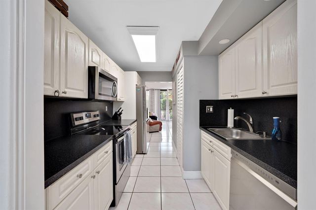 7451 NW 16th Street 108, Plantation, FL 33313