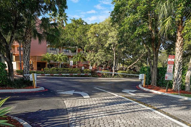 7451 NW 16th Street 108, Plantation, FL 33313
