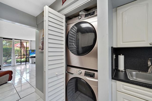 7451 NW 16th Street 108, Plantation, FL 33313