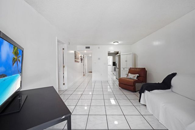 7451 NW 16th Street 108, Plantation, FL 33313