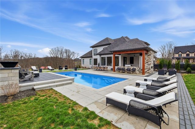 2002 Mallard Ln, Marshall, PA 15005