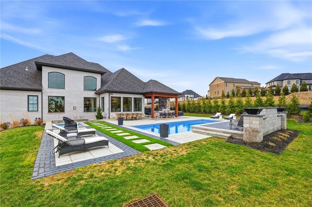 2002 Mallard Ln, Marshall, PA 15005