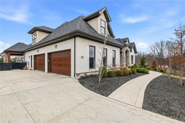 2002 Mallard Ln, Marshall, PA 15005