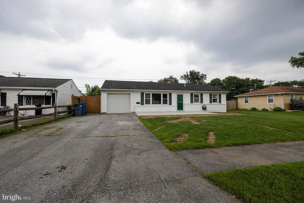 907 GREENTREE RD, Newark, DE 19713