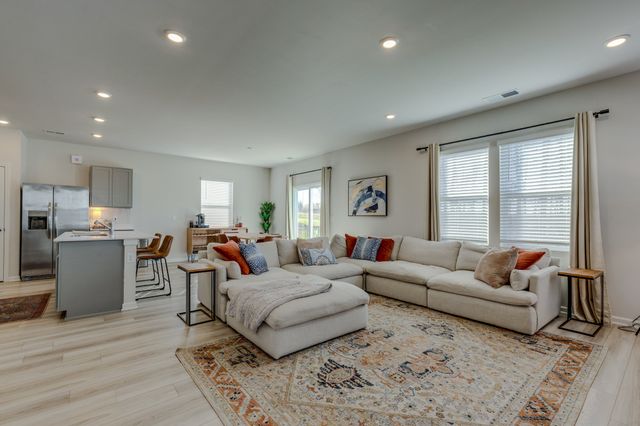 2356 Robert Gwynne Dr, Smyrna, TN 37167