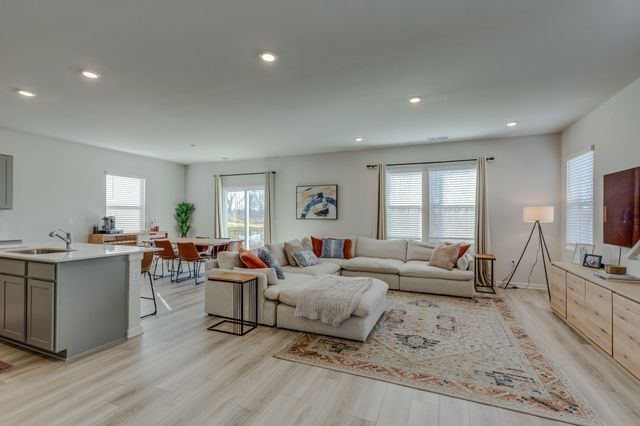 2356 Robert Gwynne Dr, Smyrna, TN 37167