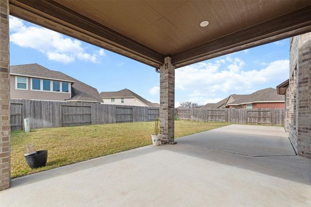 1984 Highland Meadows Drive, Pearland, TX 77089