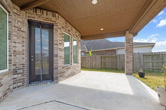 1984 Highland Meadows Drive, Pearland, TX 77089
