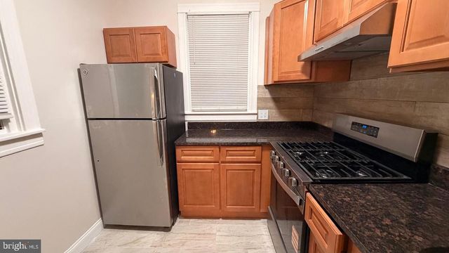 2142 CARVER ST, Philadelphia, PA 19124