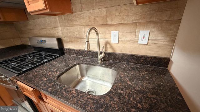2142 CARVER ST, Philadelphia, PA 19124