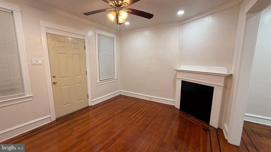 2142 CARVER ST, Philadelphia, PA 19124