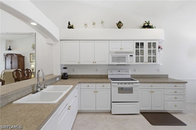 8024 SIVON WAY 905, Naples, FL 34119