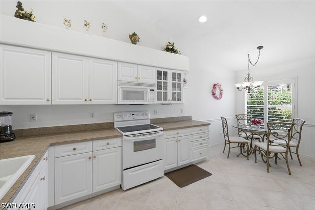 8024 SIVON WAY 905, Naples, FL 34119