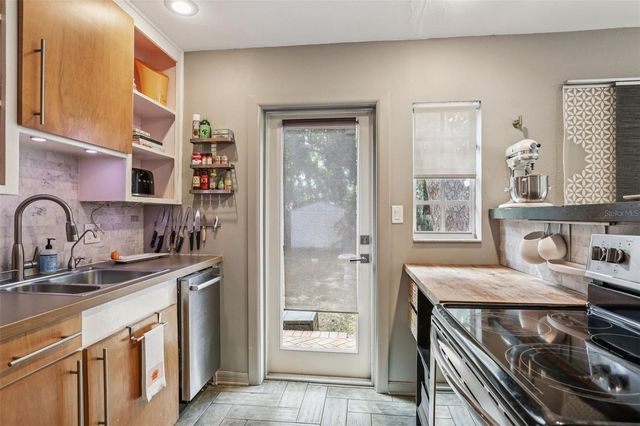 4216 W EUCLID AVENUE, Tampa, FL 33629