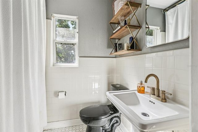 4216 W EUCLID AVENUE, Tampa, FL 33629