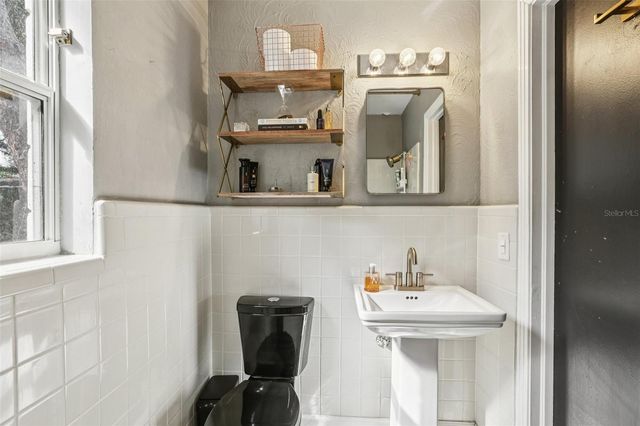 4216 W EUCLID AVENUE, Tampa, FL 33629