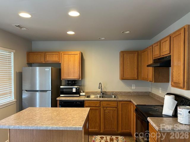 11040 Derryrush Drive, Charlotte, NC 28213