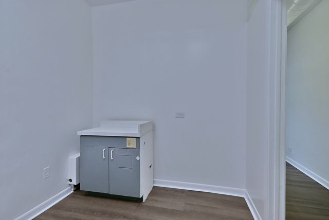 7460 W Belmont Avenue, Chicago, IL 60634