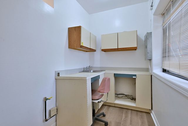 7460 W Belmont Avenue, Chicago, IL 60634