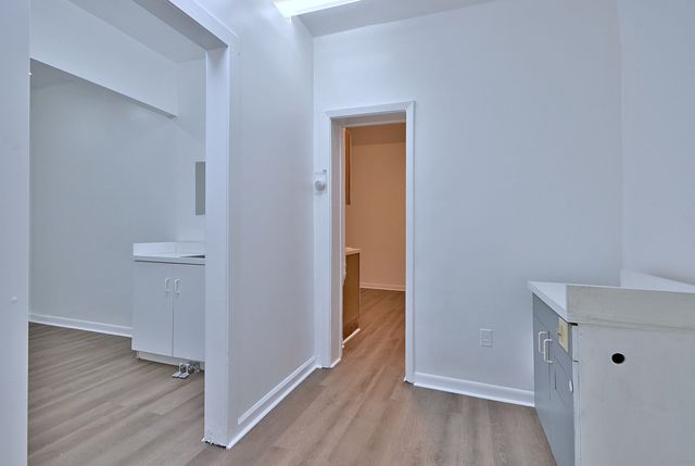 7460 W Belmont Avenue, Chicago, IL 60634