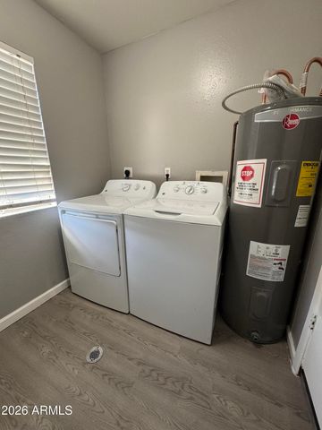 6527 N 67TH Avenue 104, Glendale, AZ 85301