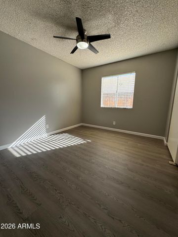 6527 N 67TH Avenue 104, Glendale, AZ 85301