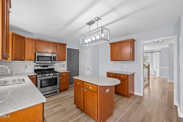 805 Old Ash Court, Wake Forest, NC 27587