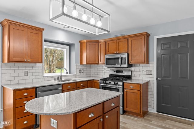 805 Old Ash Court, Wake Forest, NC 27587