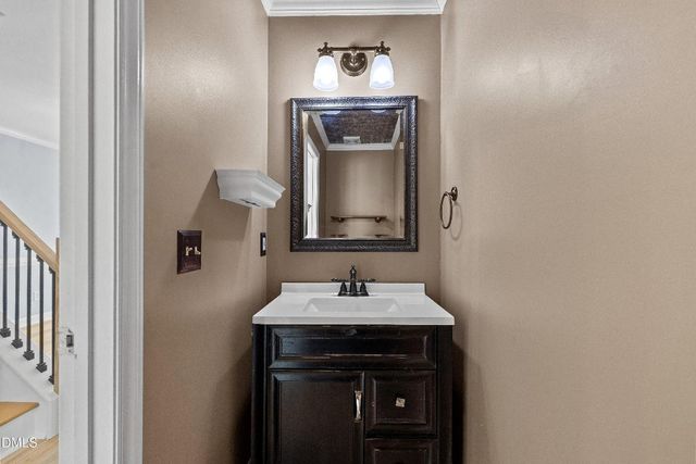 805 Old Ash Court, Wake Forest, NC 27587