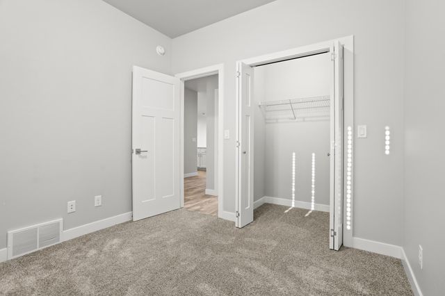 6861 67th Street S, Horace, ND 58047