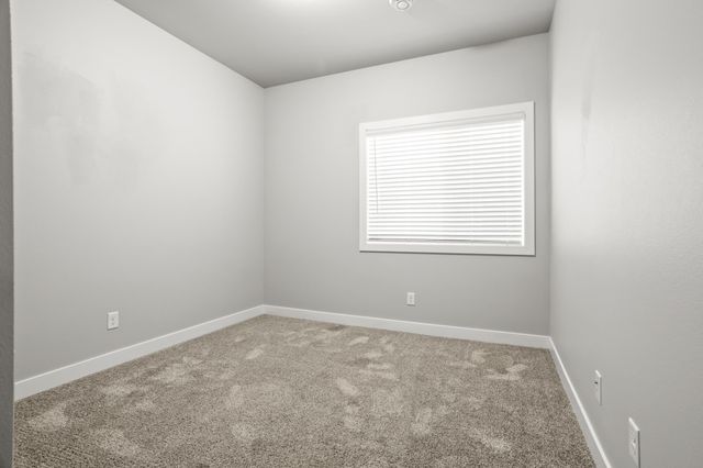 6861 67th Street S, Horace, ND 58047